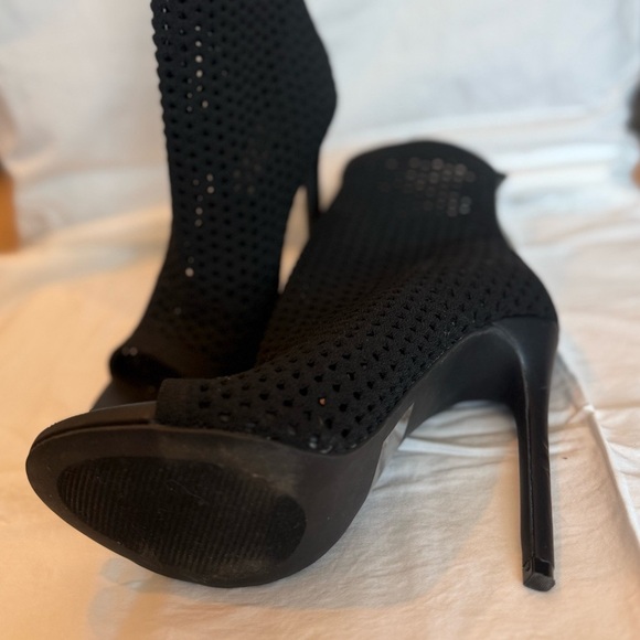 Steve Madden Black Knit Peep Toe Sock Booties – Size 7M Stiletto Heel Style - Picture 5 of 10